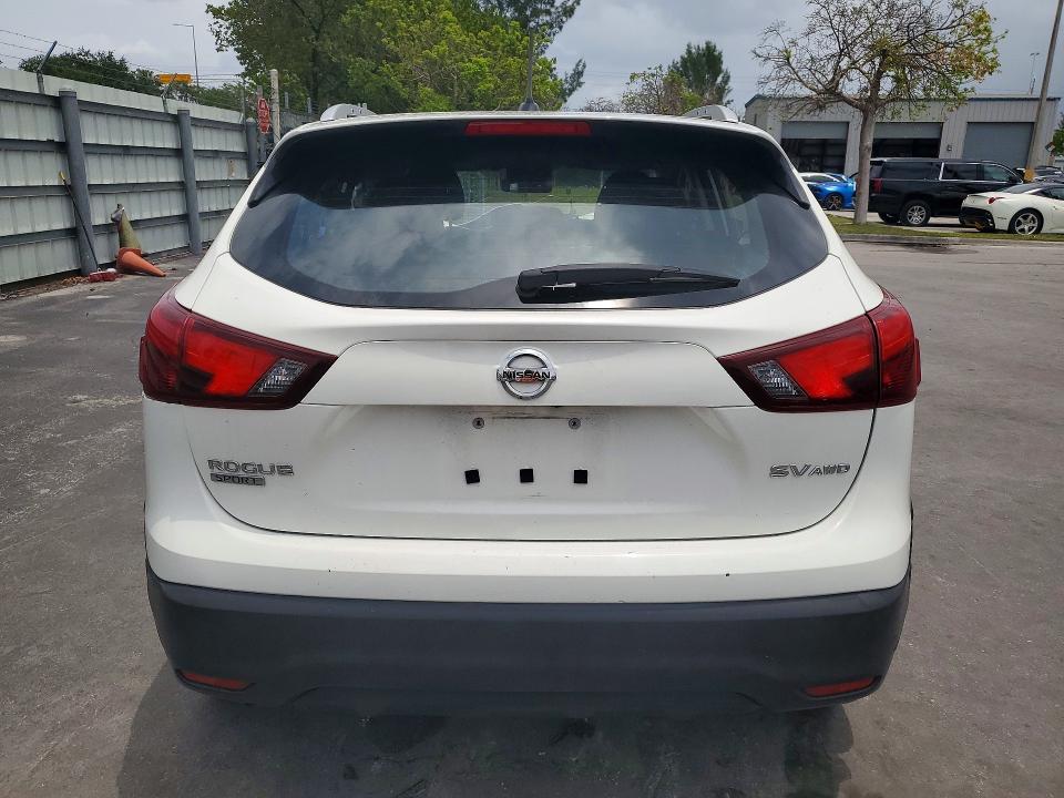 51512586 :رقم المزاد ، JN1BJ1CRXHW105808 vin ، 2017 Nissan Rogue Sport مزاد بيع