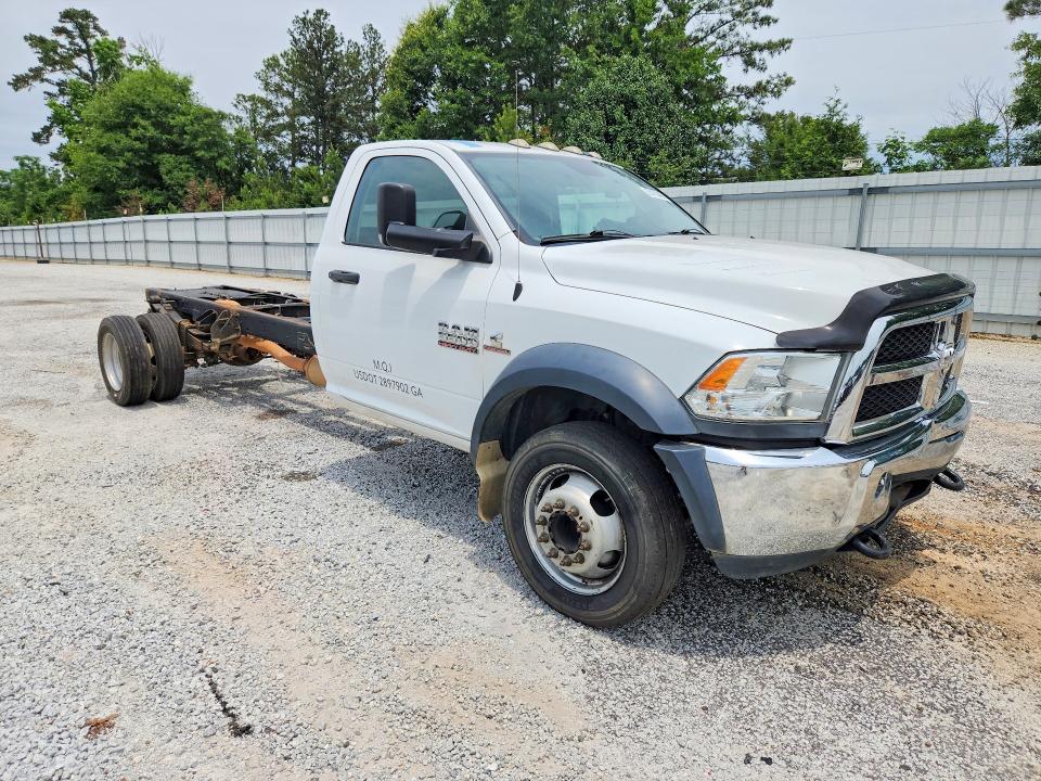 55135466 :رقم المزاد ، 3C7WRNDL3HG640117 vin ، 2017 Ram 5500 مزاد بيع