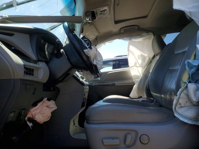 54084426 :رقم المزاد ، 5TDDZ3DC4HS160484 vin ، 2017 Toyota Sienna مزاد بيع