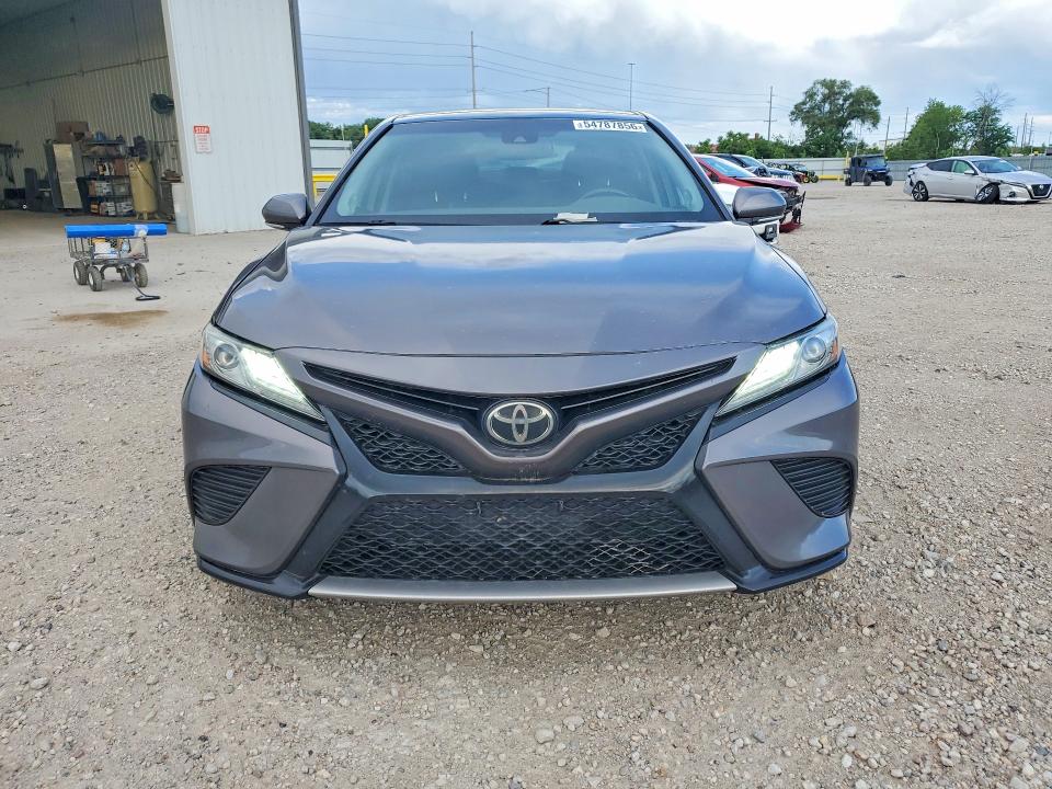 54787856 :رقم المزاد ، 4T1B61HKXKU195583 vin ، 2019 Toyota Camry مزاد بيع