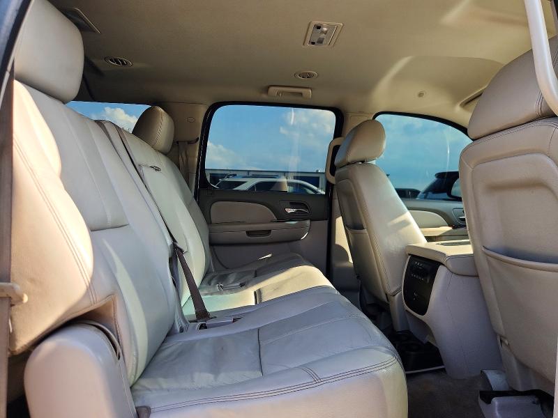 2014 Chevrolet Suburban მანქანა იყიდება აუქციონზე, vin: 1GNSCJE03ER234688, აუქციონის ნომერი: 54700026