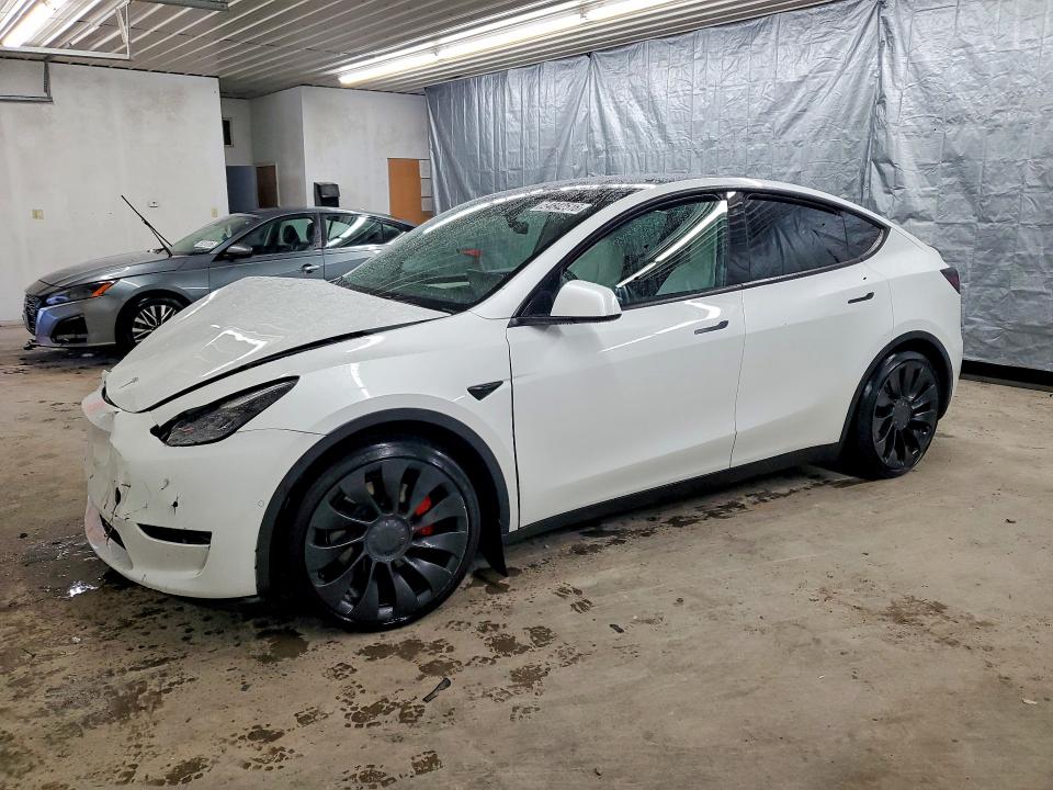 Auction sale of the 2022 Tesla Model Y, vin: 7SAYGDEF8NF530375, lot number: 54842516