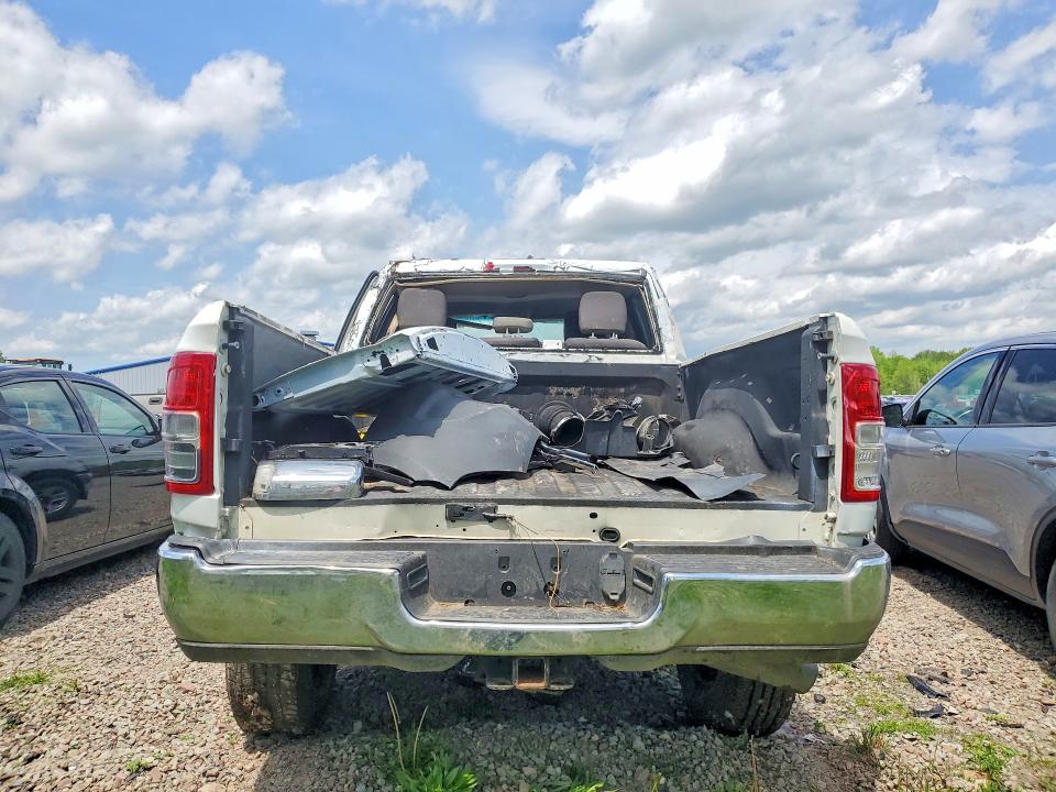 54441906 :رقم المزاد ، 3C6UR5DL5KG632037 vin ، 2019 Ram 2500 مزاد بيع