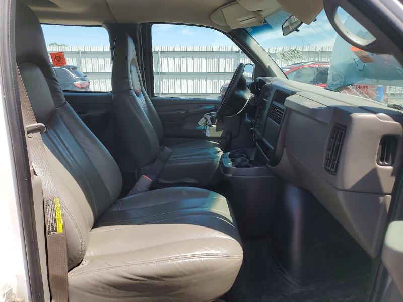 52354726 :رقم المزاد ، 1GJGG25V161219359 vin ، 2006 Gmc Savana مزاد بيع