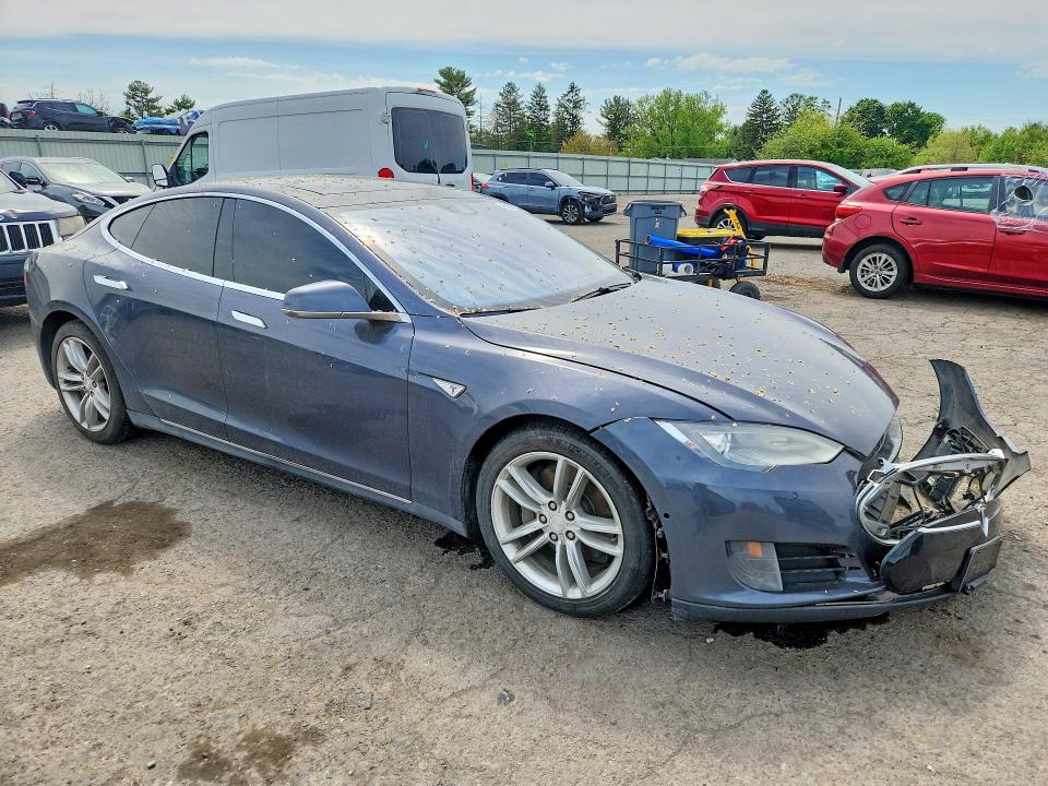 53249536 :رقم المزاد ، 5YJSA1E21GF131973 vin ، 2016 Tesla Model S مزاد بيع