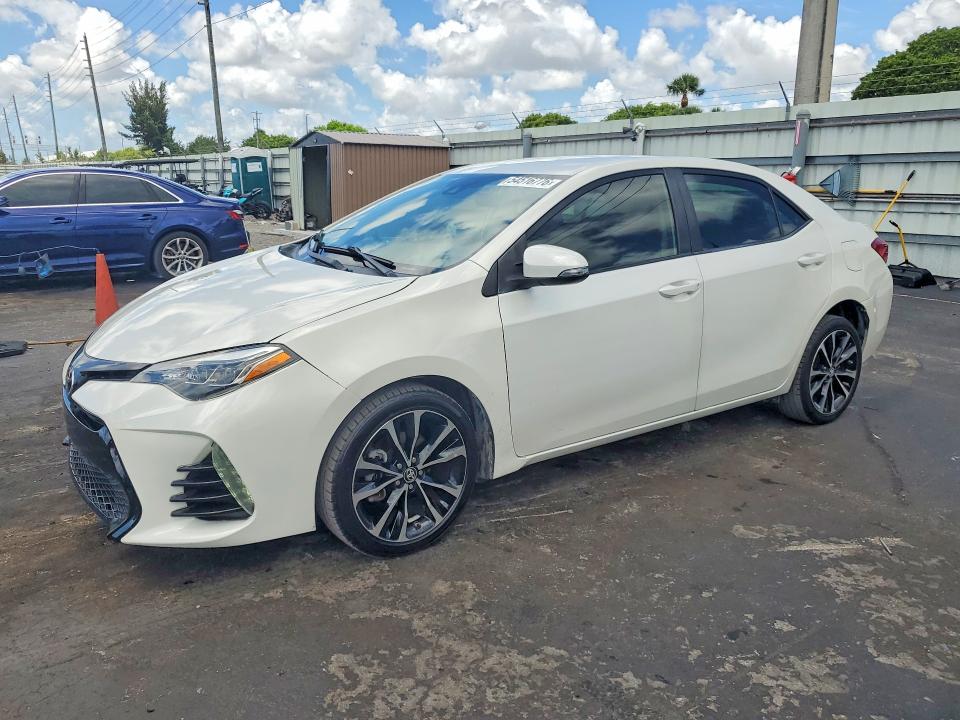 54516776 :رقم المزاد ، 5YFBURHE2JP785775 vin ، 2018 Toyota Corolla مزاد بيع