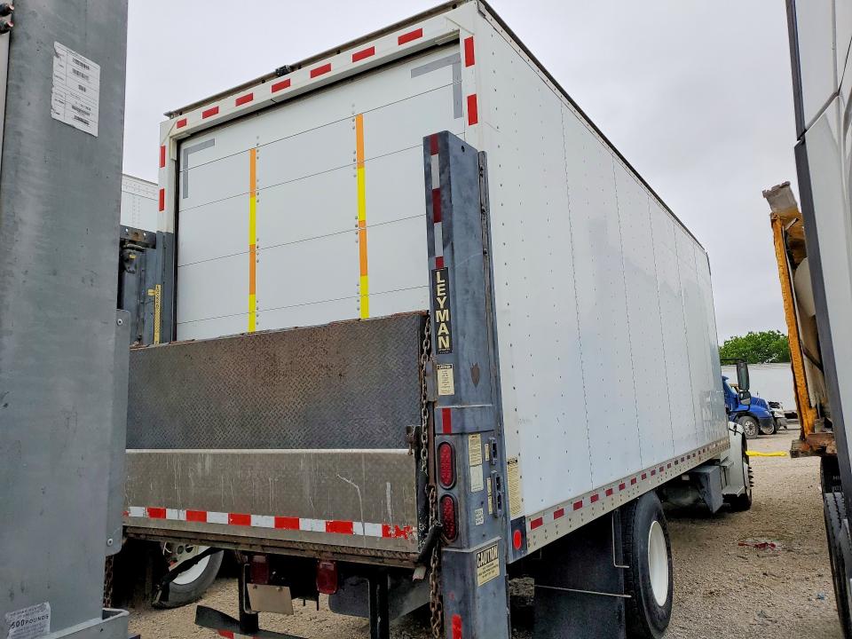 49745726 :رقم المزاد ، 1FVACWDT8HHJH6987 vin ، 2017 Freightliner M2 مزاد بيع