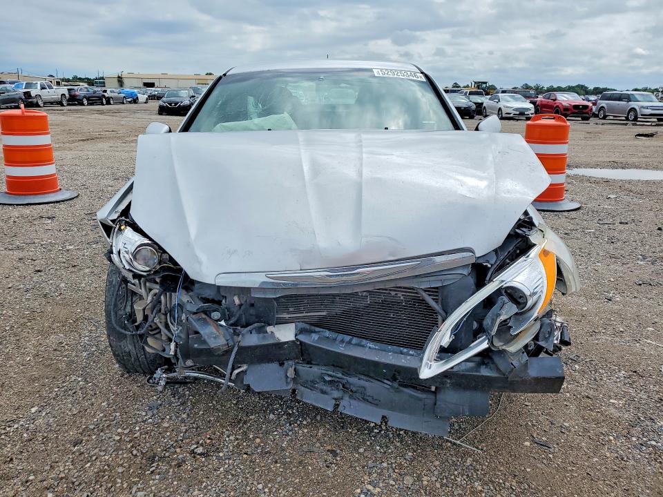52925346 :رقم المزاد ، 1C3CCBAB9CN101839 vin ، 2012 Chrysler 200 مزاد بيع