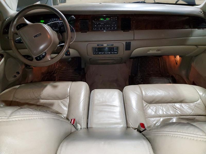 Продаж на аукціоні авто 2000 Lincoln Town Car, vin: 1LNHM81W2YY894293, номер лоту: 53125206