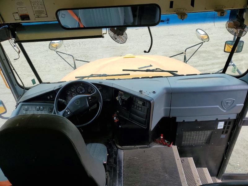 48604016 :رقم المزاد ، 4DRBUAAP7EB778771 vin ، 2014 Ic Corporation 3000 مزاد بيع