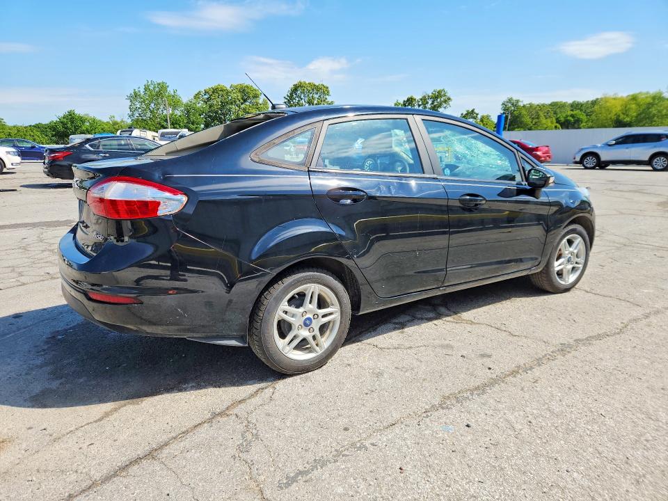 52869136 :رقم المزاد ، 3FADP4BJ1JM130335 vin ، 2018 Ford Fiesta مزاد بيع