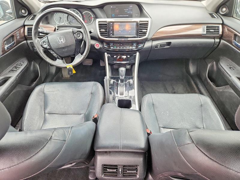 53933776 :رقم المزاد ، 1HGCR2F83HA101908 vin ، 2017 Honda Accord مزاد بيع