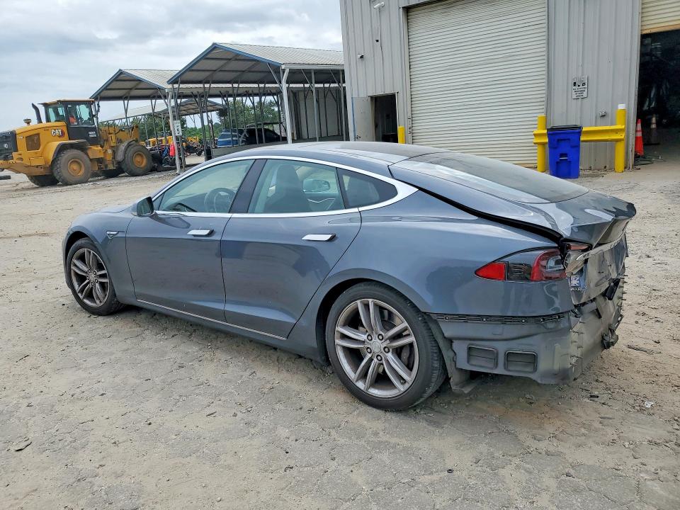 52353196 :رقم المزاد ، 5YJSA1CN0DFP19632 vin ، 2013 Tesla Model S مزاد بيع