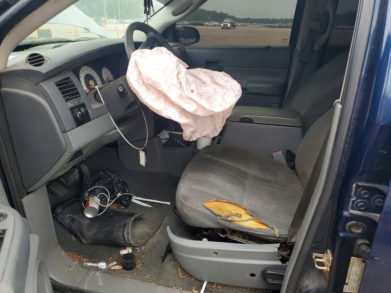 52557526 :رقم المزاد ، 1D4HD38K95F548794 vin ، 2005 Dodge Durango مزاد بيع