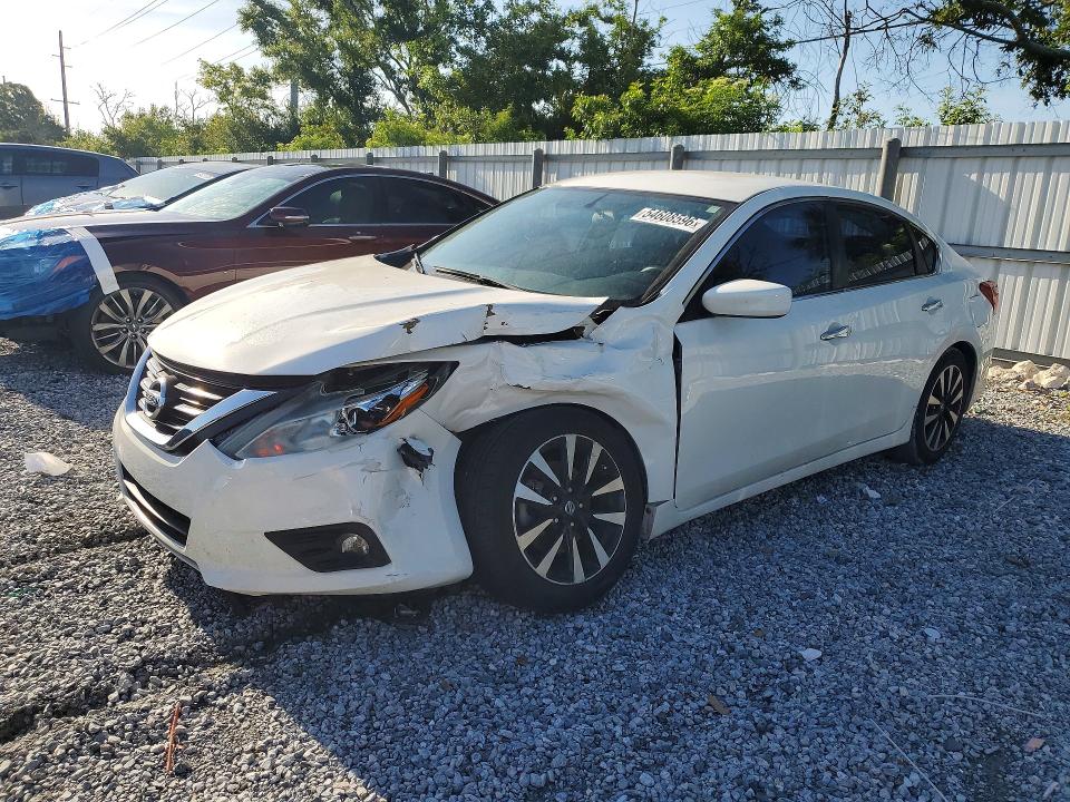 2018 Nissan Altima მანქანა იყიდება აუქციონზე, vin: 1N4AL3AP4JC266216, აუქციონის ნომერი: 54608596