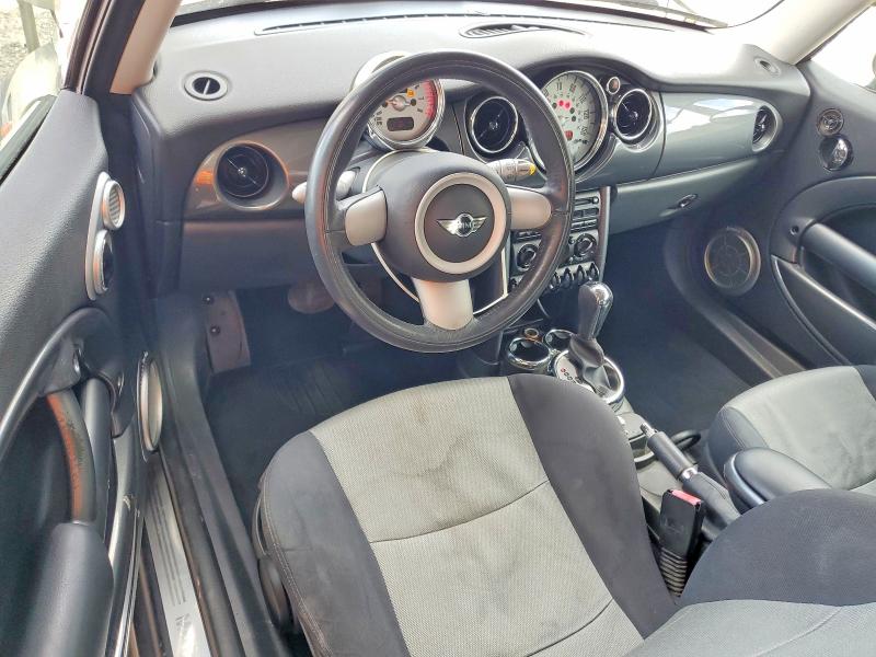 2006 Mini Cooper მანქანა იყიდება აუქციონზე, vin: WMWRC33586TJ75849, აუქციონის ნომერი: 53065236