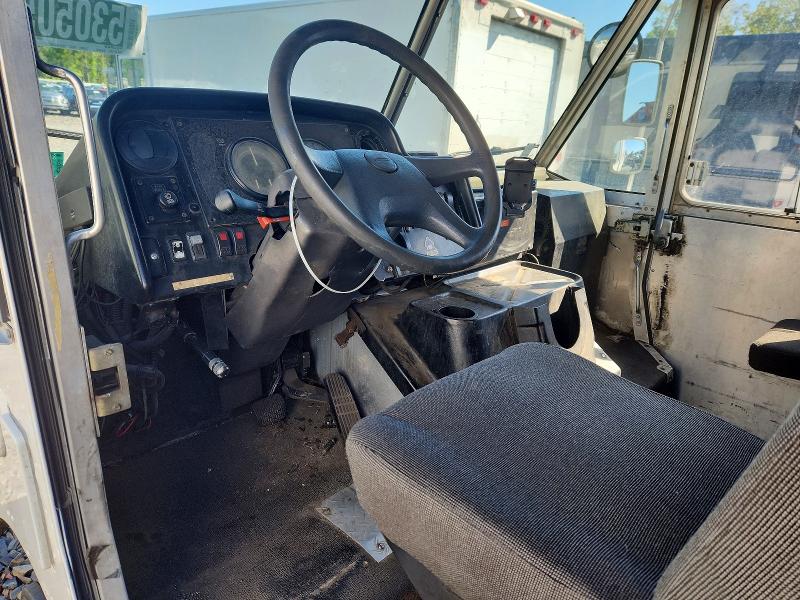 2004 Freightliner Chassis მანქანა იყიდება აუქციონზე, vin: 4UZAANBW74CN46567, აუქციონის ნომერი: 53050586