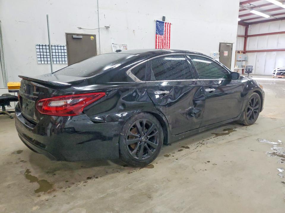 52213946 :رقم المزاد ، 1N4AL3AP6JC274978 vin ، 2018 Nissan Altima مزاد بيع