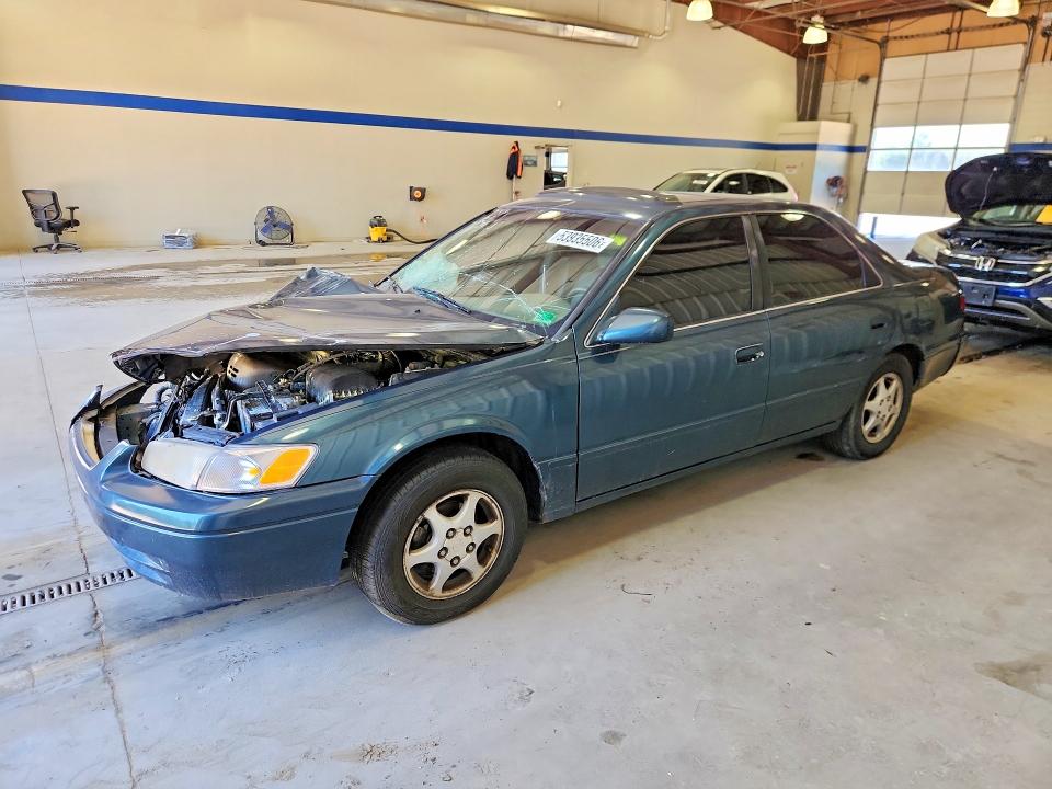 53935506 :رقم المزاد ، 4T1BG28K9WU235175 vin ، 1998 Toyota Camry مزاد بيع