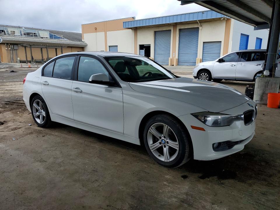 2013 Bmw 328 მანქანა იყიდება აუქციონზე, vin: WBA3C1G54DNR46880, აუქციონის ნომერი: 52553406