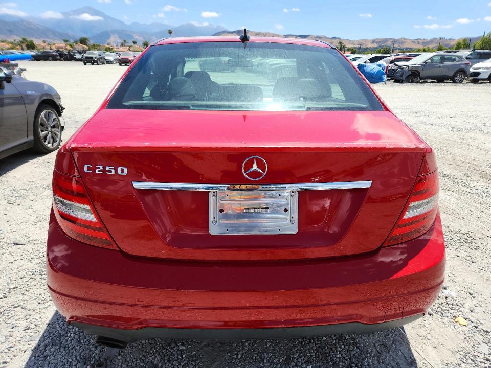 2012 Mercedes-benz C მანქანა იყიდება აუქციონზე, vin: WDDGF4HB5CR236174, აუქციონის ნომერი: 55409206