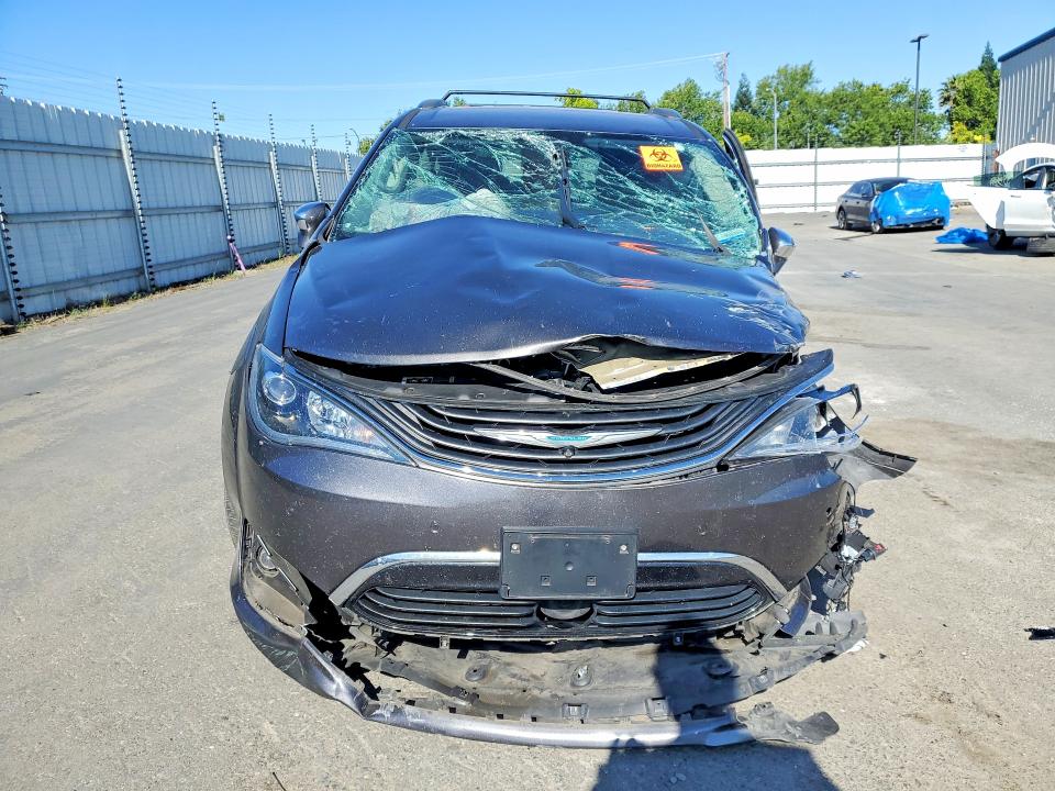 54150706 :رقم المزاد ، 2C4RC1N70JR358815 vin ، 2018 Chrysler Pacifica مزاد بيع
