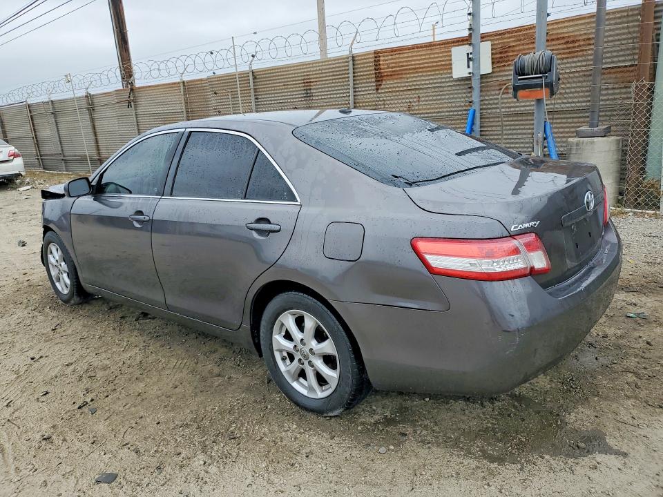 52222136 :رقم المزاد ، 4T4BF3EKXBR164114 vin ، 2011 Toyota Camery مزاد بيع