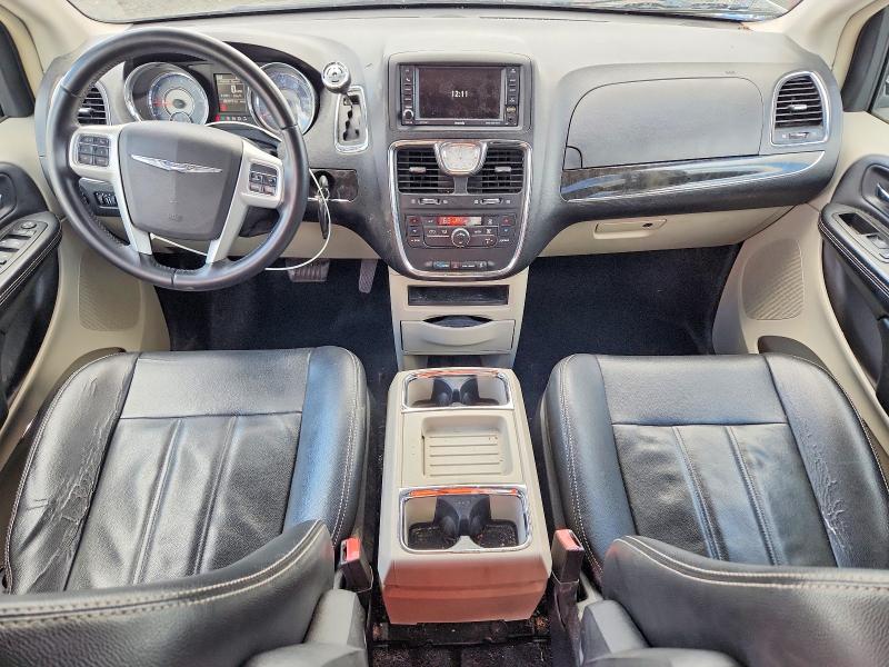 52660386 :رقم المزاد ، 2C4RC1BG5FR589138 vin ، 2015 Chrysler Town & Country مزاد بيع