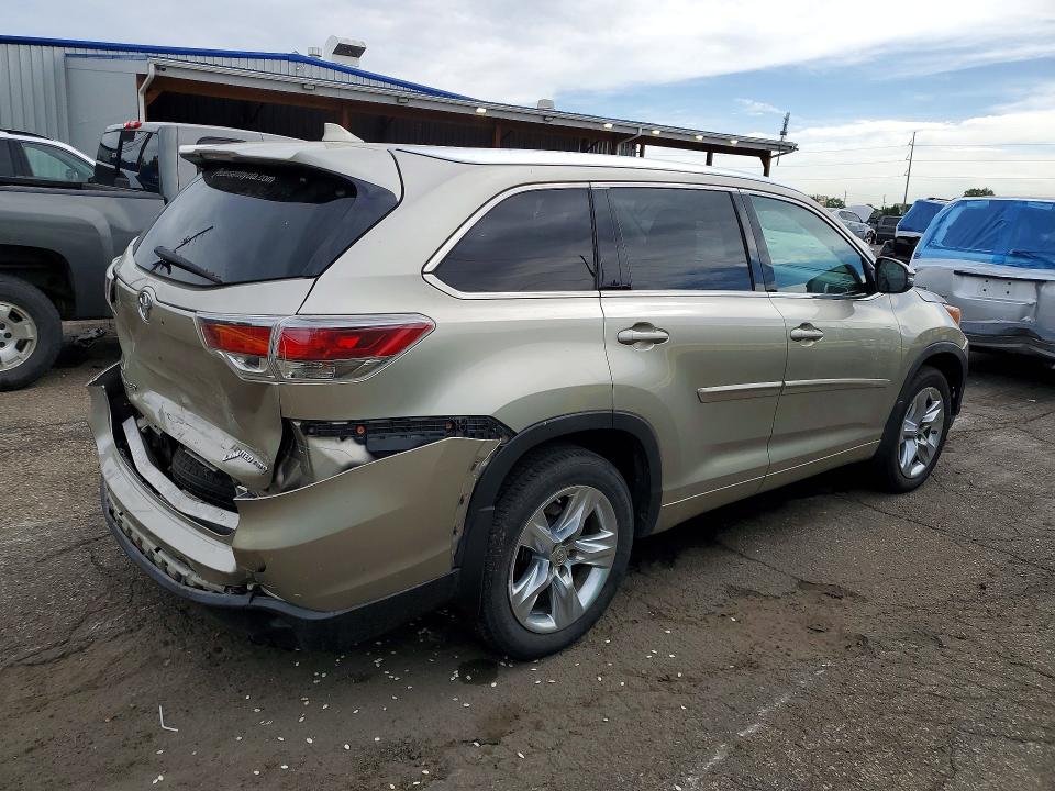 53759156 :رقم المزاد ، 5TDDKRFH9FS208137 vin ، 2015 Toyota Highlander مزاد بيع