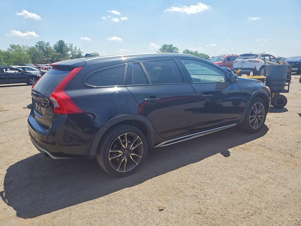 Aukcja sprzedaży 2018 Volvo V60 Cross Country, vin: YV440MWK4J2052882, numer aukcji: 51920596