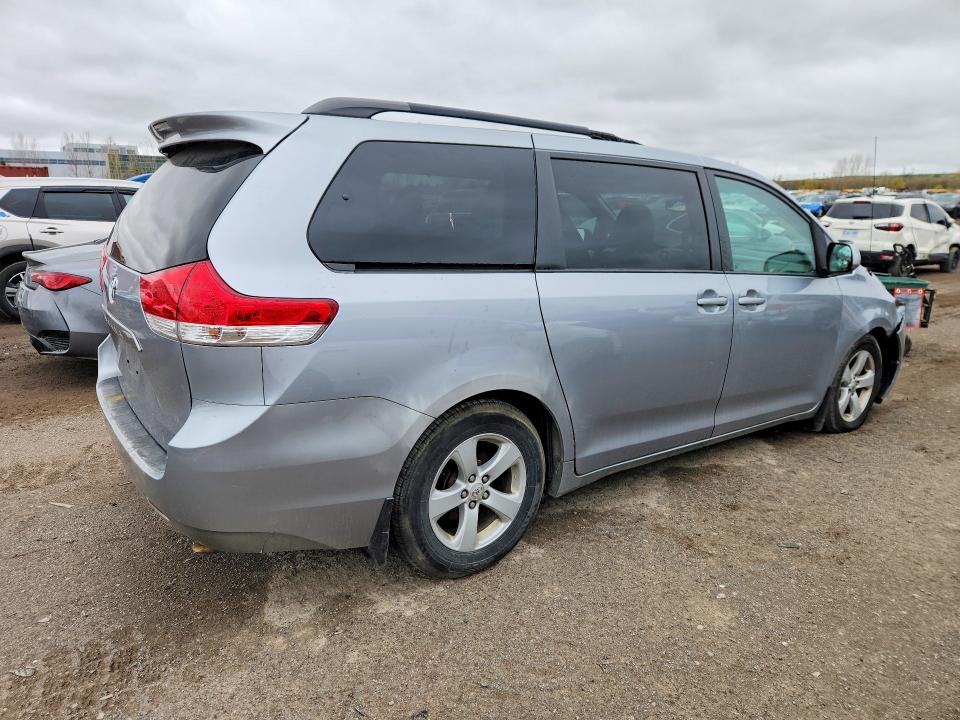 Продажа на аукционе авто 2011 Toyota Sienna, vin: 5TDKK3DC1BS164995, номер лота: 52850186