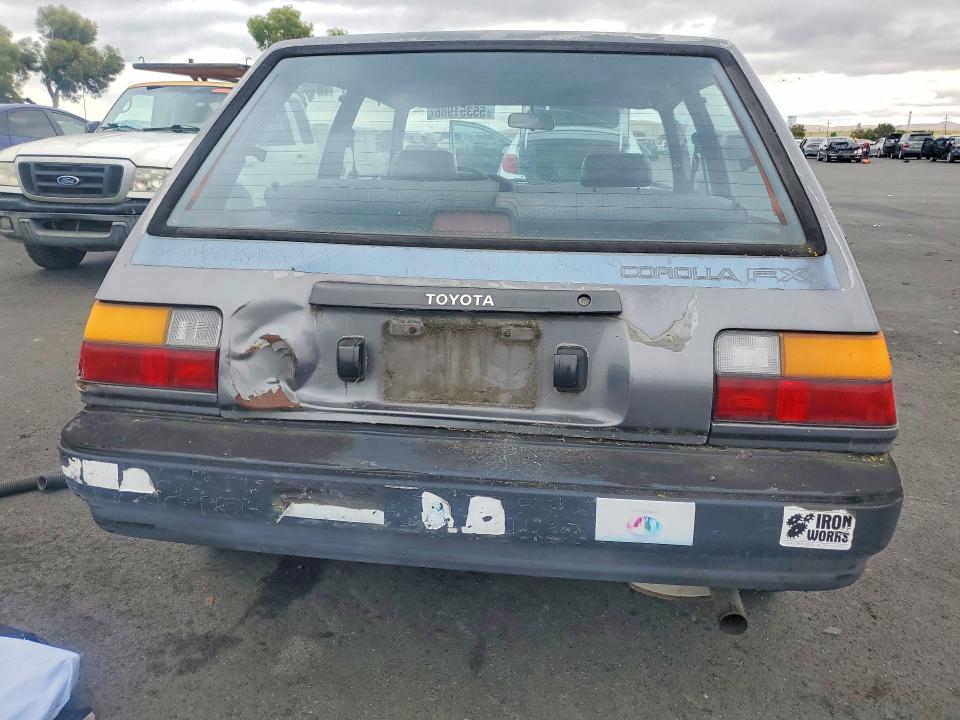 55351986 :رقم المزاد ، 1NXAE82G4JZ527804 vin ، 1988 Toyota Corolla مزاد بيع