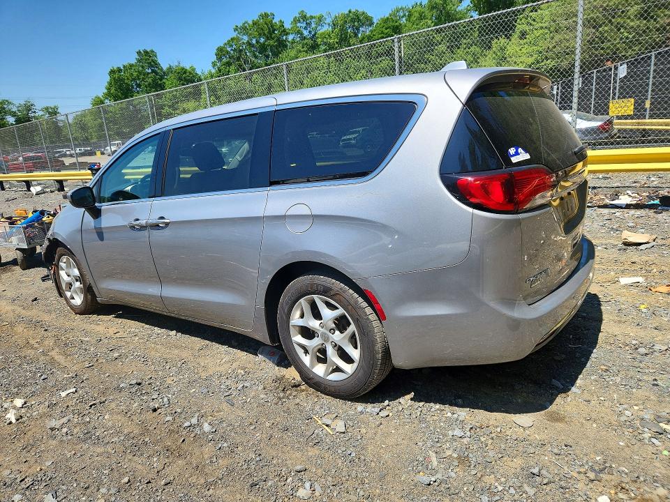 54354316 :رقم المزاد ، 2C4RC1BGXHR811384 vin ، 2017 Chrysler Pacifica مزاد بيع