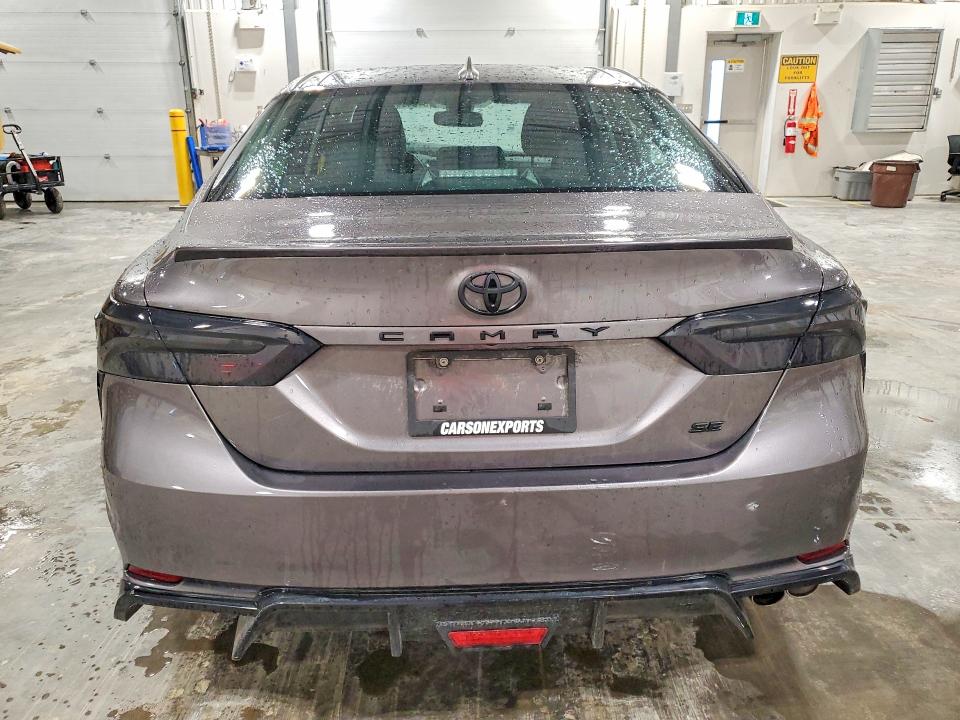 51819856 :رقم المزاد ، 4T1S11AK1MU605375 vin ، 2021 Toyota Camry مزاد بيع