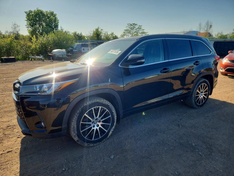 Продажа на аукционе авто 2018 Toyota Highlander, vin: 5TDJZRFH7JS900436, номер лота: 54871416