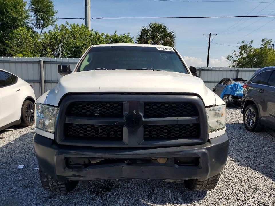 52654836 :رقم المزاد ، 3C7WR5HJ0JG333888 vin ، 2018 Ram 2500 مزاد بيع