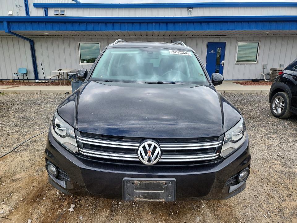 Продажа на аукционе авто 2016 Volkswagen Tiguan, vin: WVGBV7AX5GW566382, номер лота: 52615536