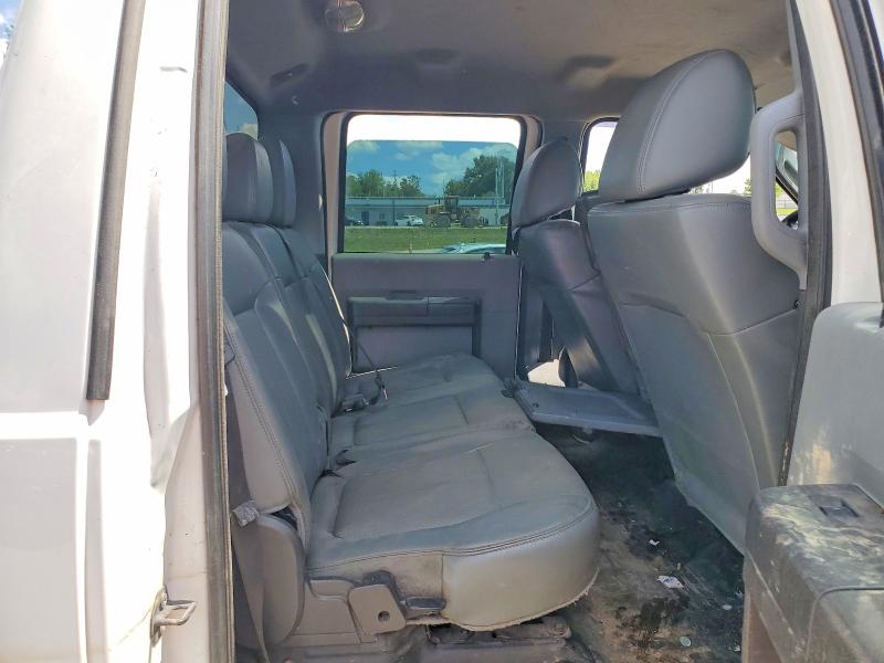 50607536 :رقم المزاد ، 1FT8W3BT8FEA18400 vin ، 2015 Ford F350 مزاد بيع