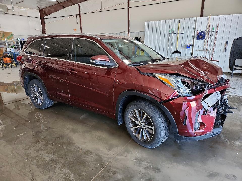 53020346 :رقم المزاد ، 5TDJZRFH4HS372185 vin ، 2017 Toyota Highlander مزاد بيع