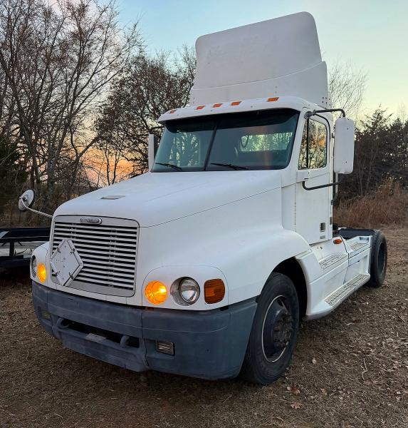54915686 :رقم المزاد ، 1FUBBAA862PJ88345 vin ، 2002 Freightliner Conventional مزاد بيع