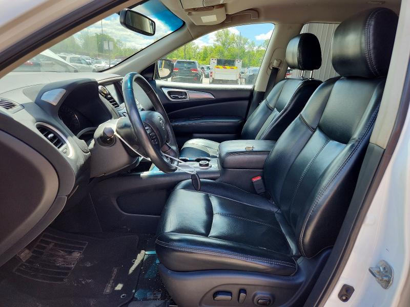 53533056 :رقم المزاد ، 5N1DR2MMXHC675425 vin ، 2017 Nissan Pathfinder مزاد بيع