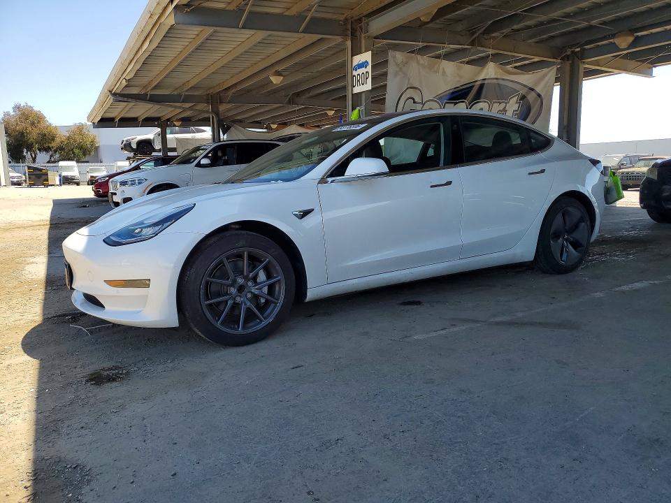 54176506 :رقم المزاد ، 5YJ3E1EA0JF023044 vin ، 2018 Tesla Model 3 مزاد بيع