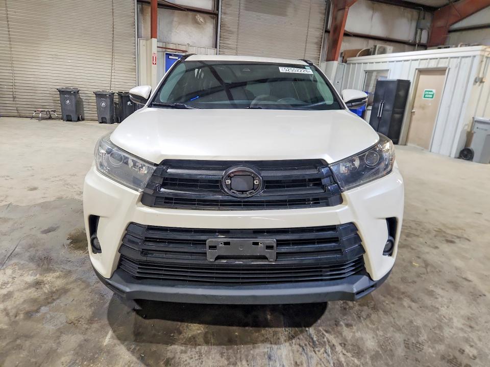 Продажа на аукционе авто 2019 Toyota Highlander, vin: 5TDJZRFH0KS603476, номер лота: 52552226