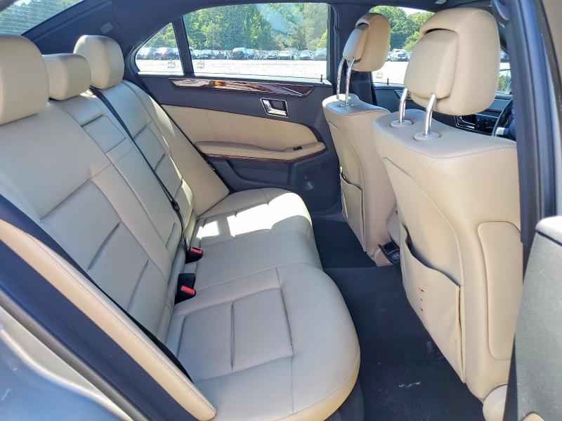 52101976 :رقم المزاد ، WDDHF5GB5BA377979 vin ، 2011 Mercedes-benz E مزاد بيع