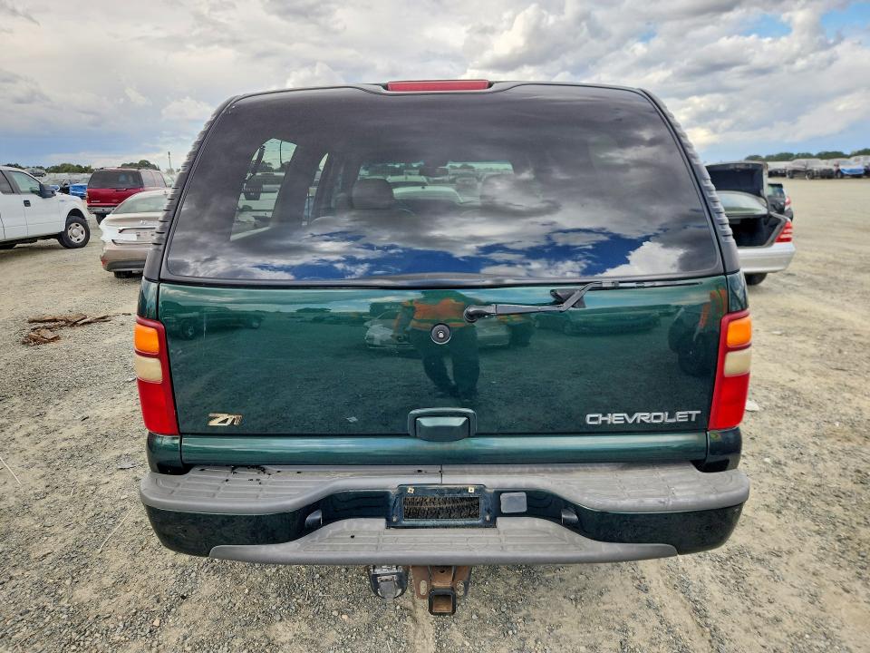 2001 Chevrolet Suburban მანქანა იყიდება აუქციონზე, vin: 3GNFK16T91G272191, აუქციონის ნომერი: 53072256