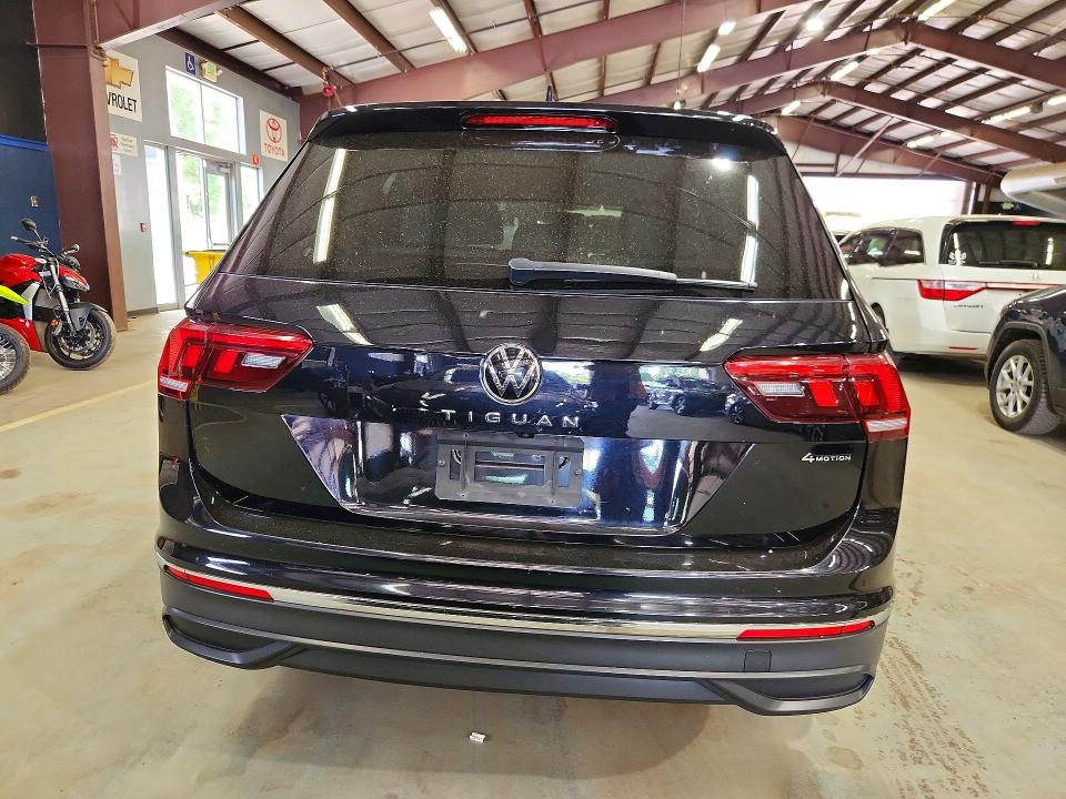 55387926 :رقم المزاد ، 3VV0B7AX6NM108885 vin ، 2022 Volkswagen Tiguan مزاد بيع