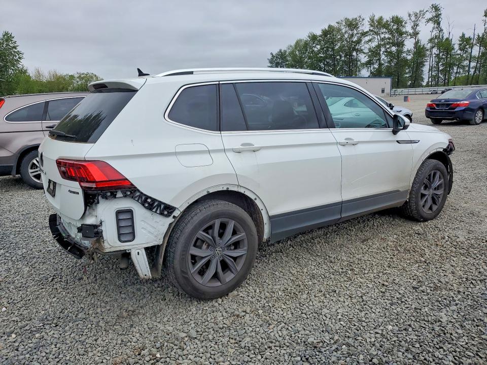 52431026 :رقم المزاد ، 3VV2B7AX3NM043597 vin ، 2022 Volkswagen Tiguan مزاد بيع