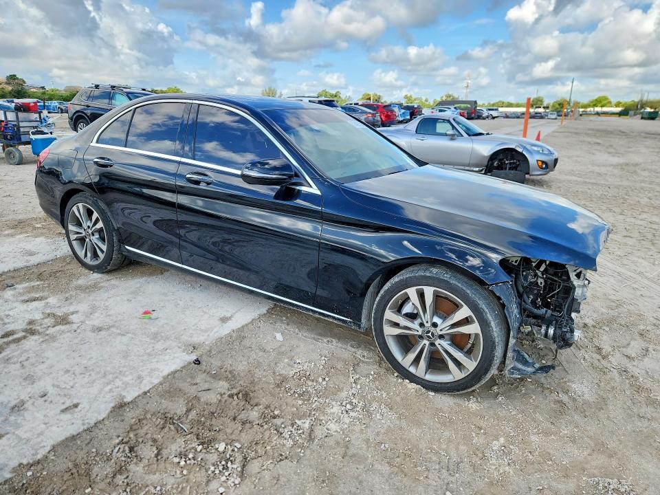 Продаж на аукціоні авто 2018 Mercedes-benz C, vin: 55SWF4JB6JU268407, номер лоту: 52402156