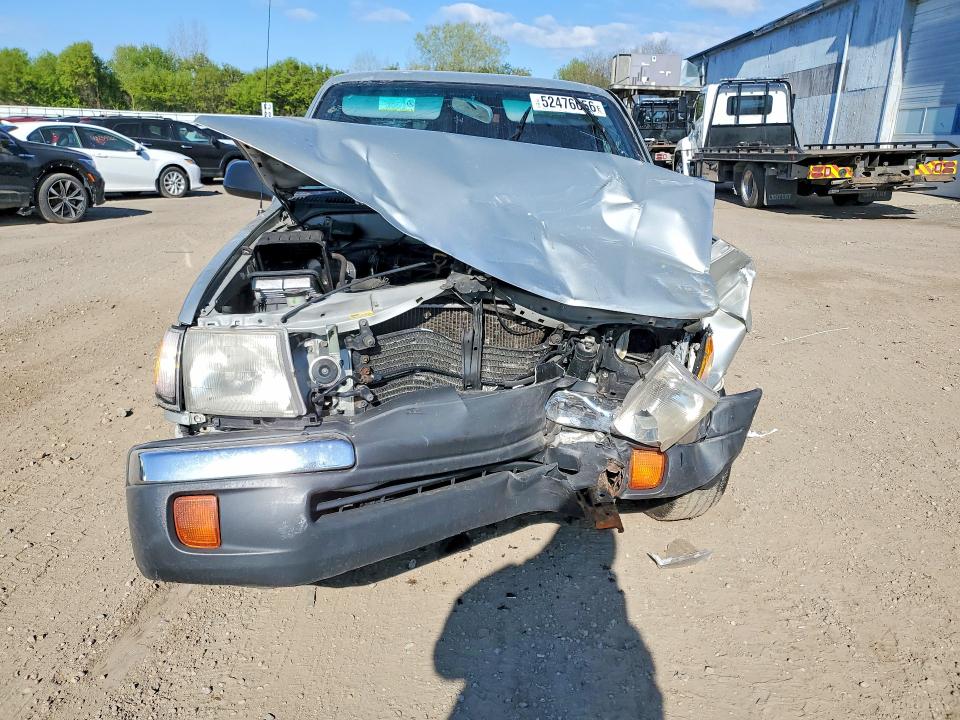 52476056 :رقم المزاد ، 4TAVL52N5YZ640579 vin ، 2000 Toyota Tacoma مزاد بيع