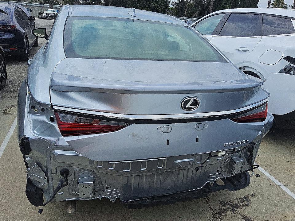 52743126 :رقم المزاد ، 58ADA1C12PU028172 vin ، 2023 Lexus Es 300h مزاد بيع